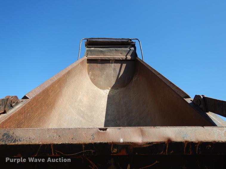 image for item DC0340 1994 Ford LTS9000 dump truck