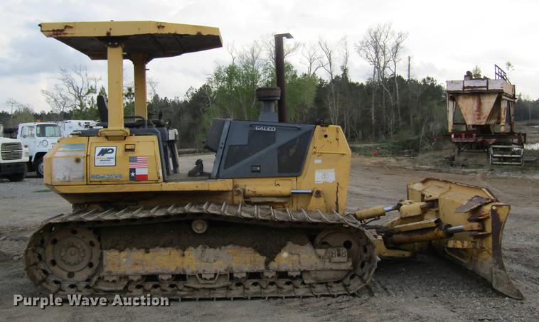 image for item DC7944 2006 Komatsu D41P-6 dozer