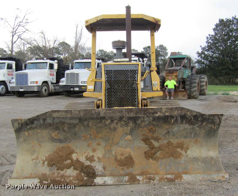 image for item DC7944 2006 Komatsu D41P-6 dozer