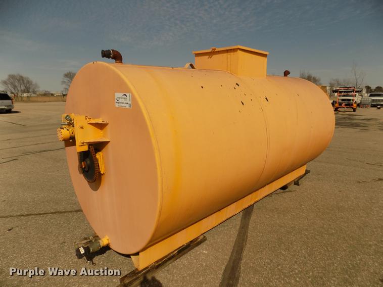 image for item DD2851 Seal coat tank