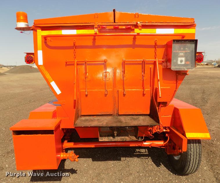 image for item DD2853 2000 Stepp SPH275 asphalt trailer