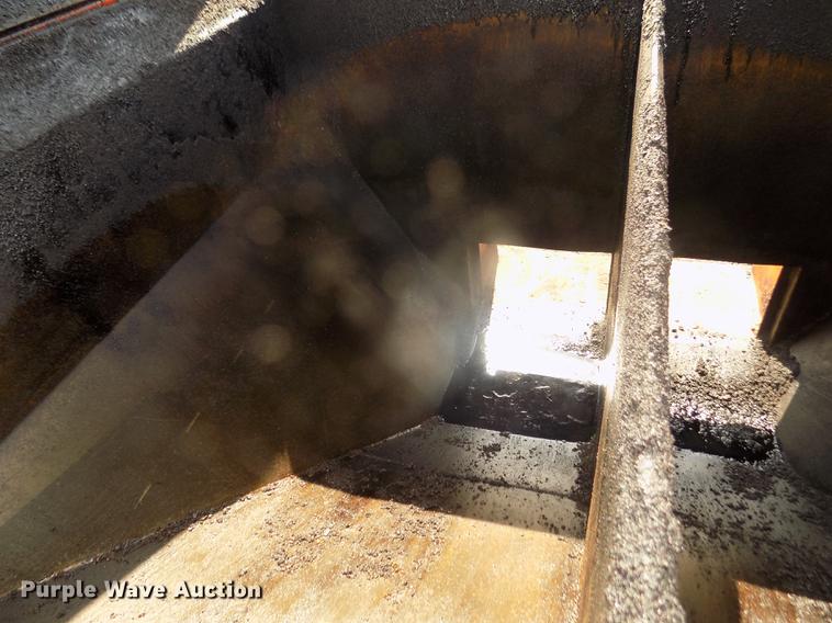 image for item DD2853 2000 Stepp SPH275 asphalt trailer