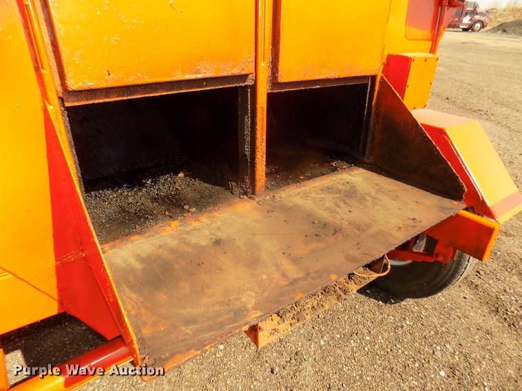 image for item DD2853 2000 Stepp SPH275 asphalt trailer