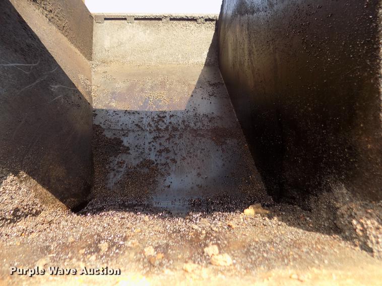 image for item DD2853 2000 Stepp SPH275 asphalt trailer