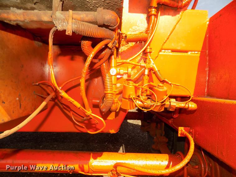 image for item DD2853 2000 Stepp SPH275 asphalt trailer