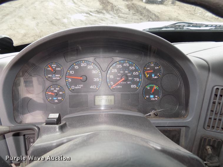 image for item DD2868 2004 International 4200 liquid distributor truck