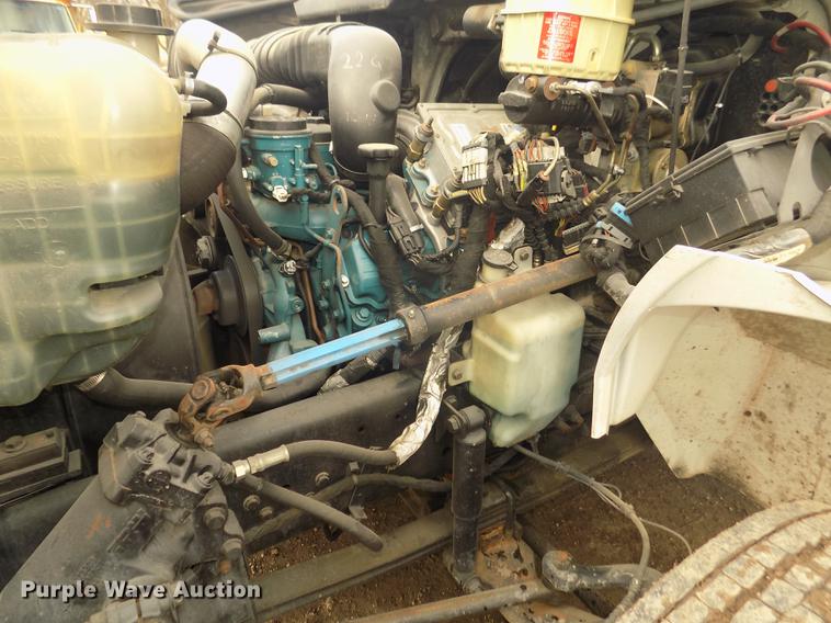 image for item DD2868 2004 International 4200 liquid distributor truck