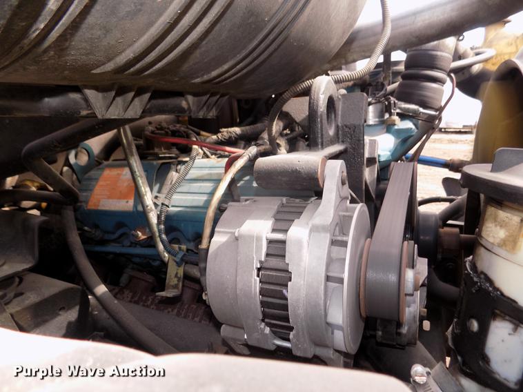 image for item DD2868 2004 International 4200 liquid distributor truck