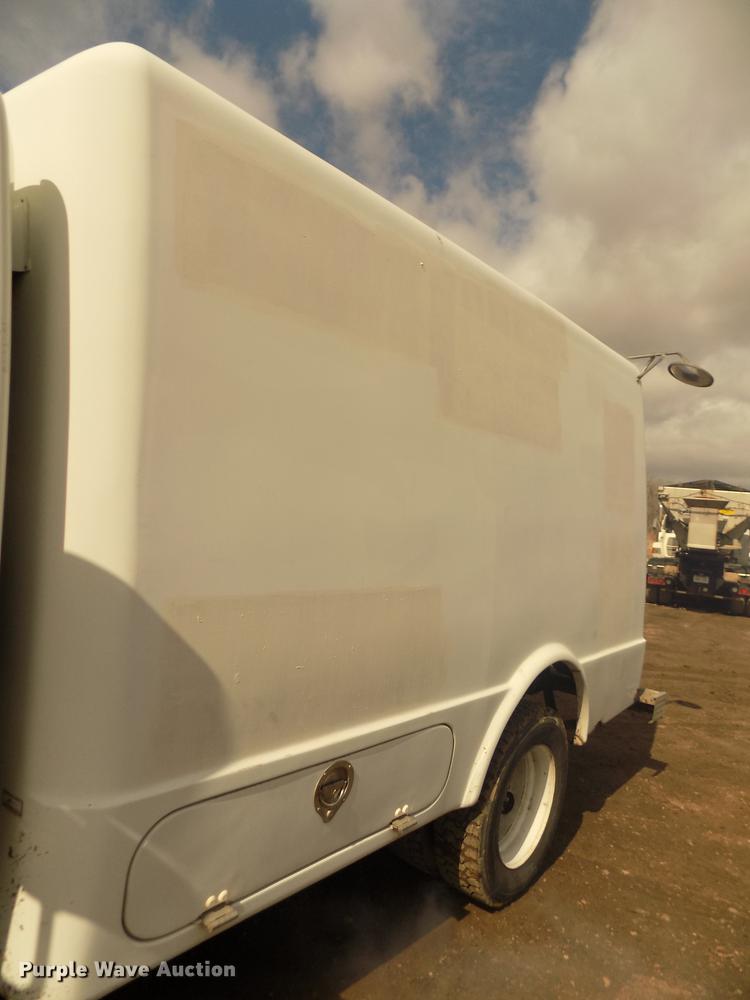 image for item DD2868 2004 International 4200 liquid distributor truck