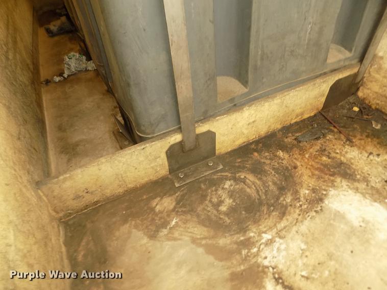 image for item DD2868 2004 International 4200 liquid distributor truck