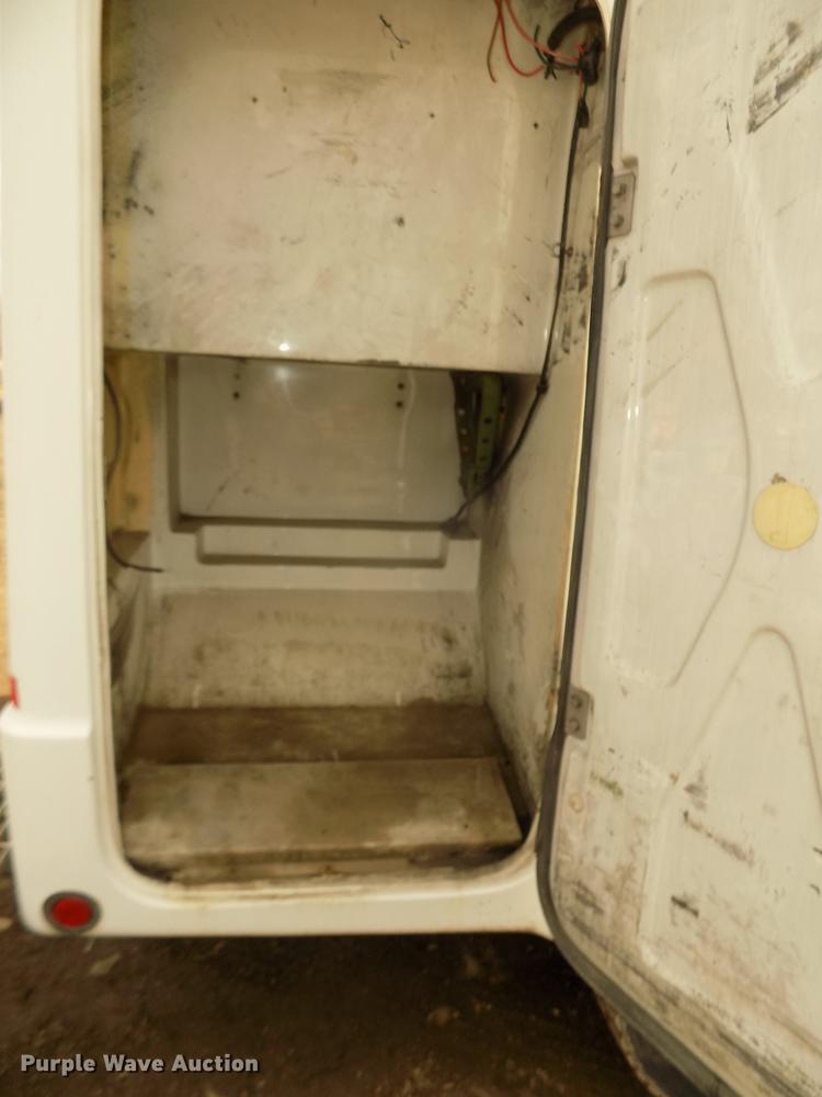 image for item DD2868 2004 International 4200 liquid distributor truck