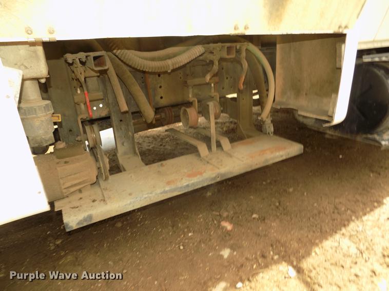 image for item DD2868 2004 International 4200 liquid distributor truck