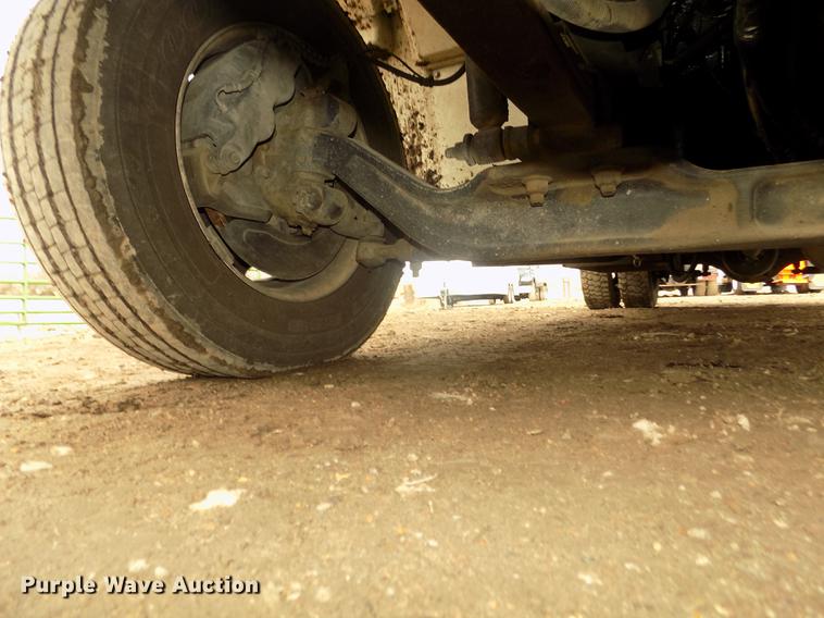 image for item DD2868 2004 International 4200 liquid distributor truck