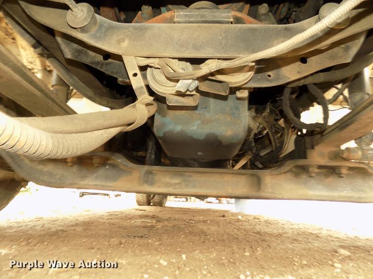 image for item DD2868 2004 International 4200 liquid distributor truck