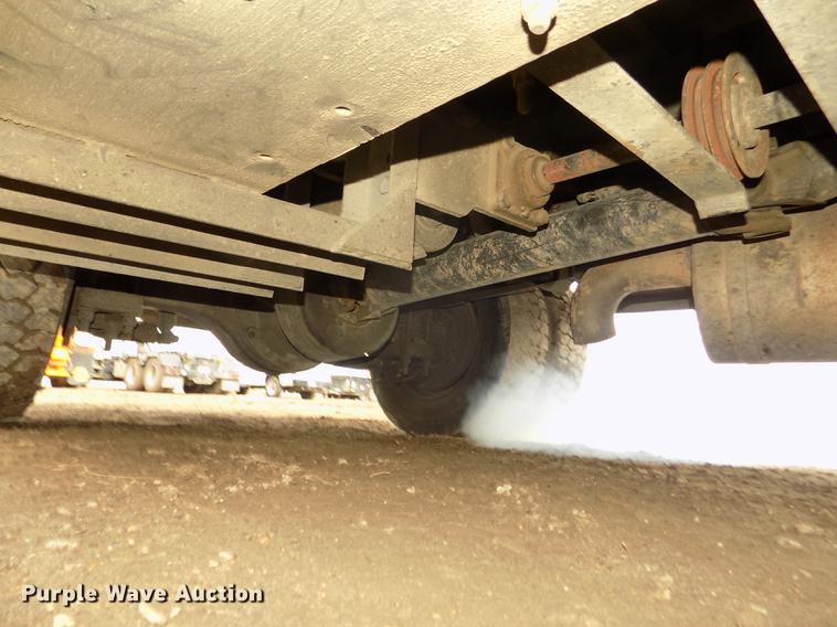 image for item DD2868 2004 International 4200 liquid distributor truck