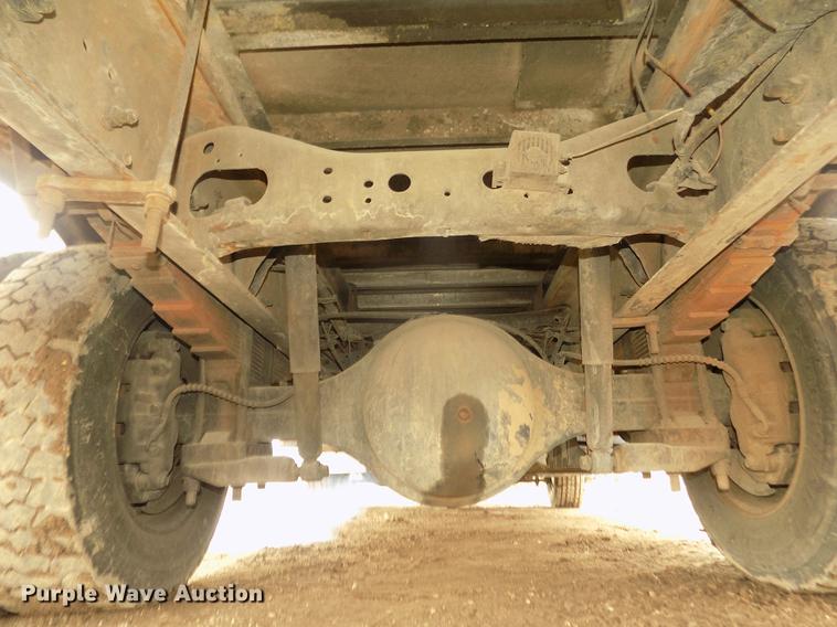 image for item DD2868 2004 International 4200 liquid distributor truck