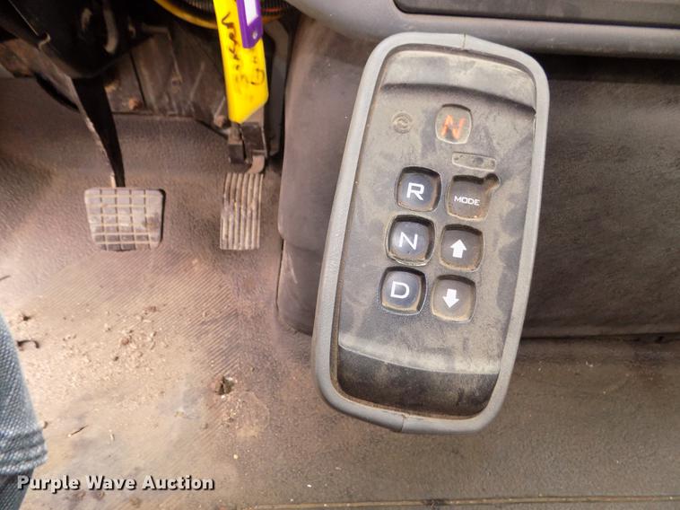 image for item DD2870 2006 International 7400 dump truck