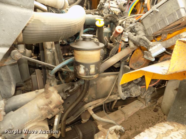 image for item DD2870 2006 International 7400 dump truck