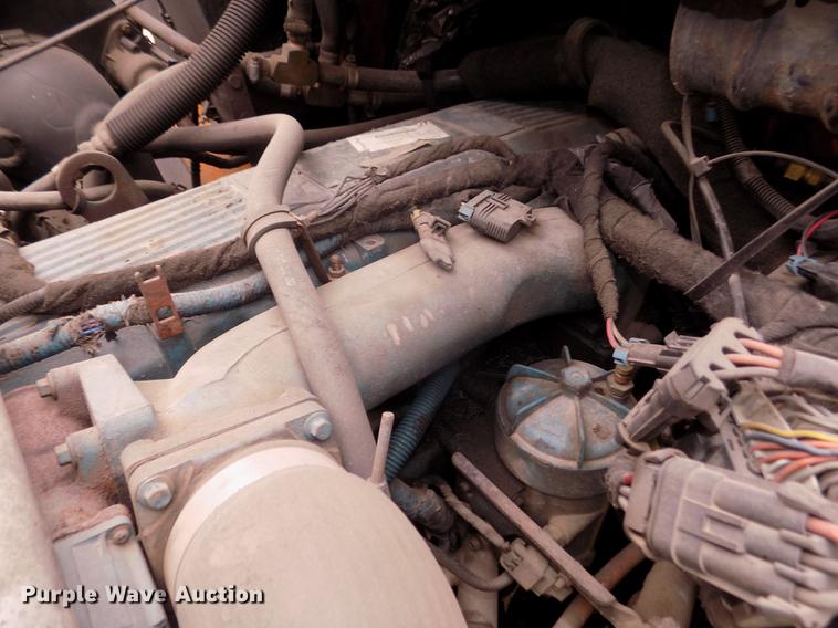 image for item DD2870 2006 International 7400 dump truck