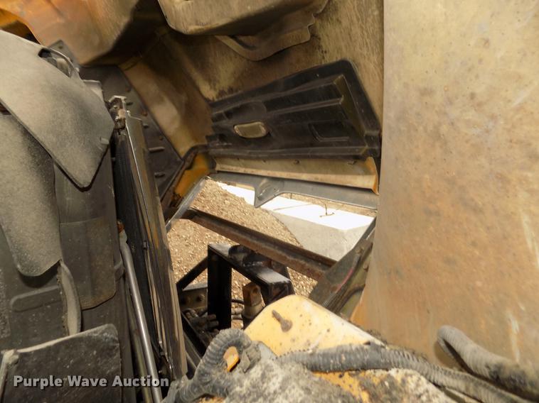 image for item DD2870 2006 International 7400 dump truck