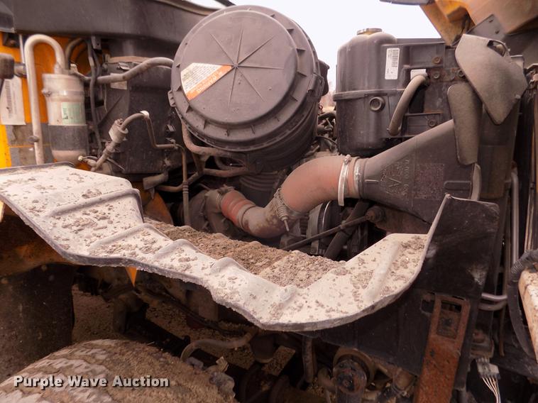 image for item DD2870 2006 International 7400 dump truck