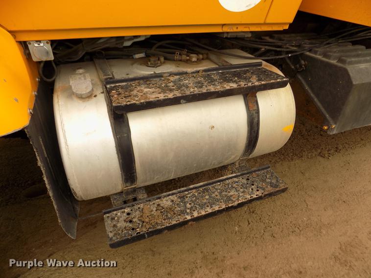 image for item DD2870 2006 International 7400 dump truck