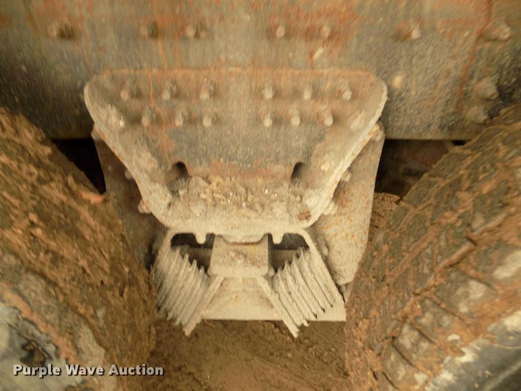 image for item DD2870 2006 International 7400 dump truck