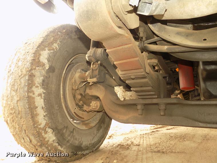 image for item DD2870 2006 International 7400 dump truck