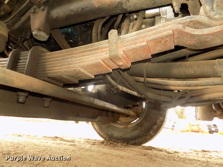 image for item DD2870 2006 International 7400 dump truck