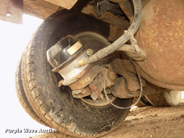 image for item DD2870 2006 International 7400 dump truck