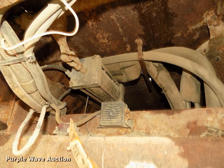 image for item DD2870 2006 International 7400 dump truck