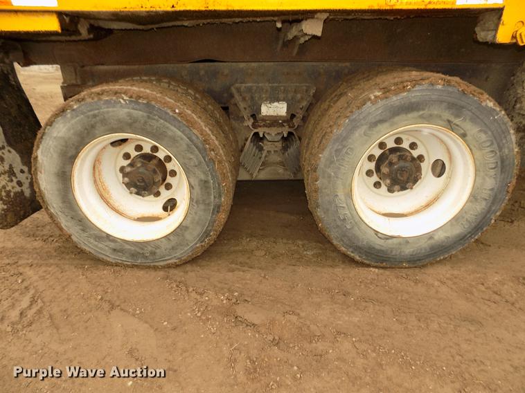 image for item DD2870 2006 International 7400 dump truck