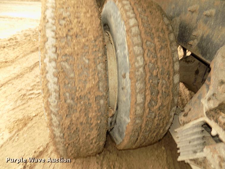 image for item DD2870 2006 International 7400 dump truck