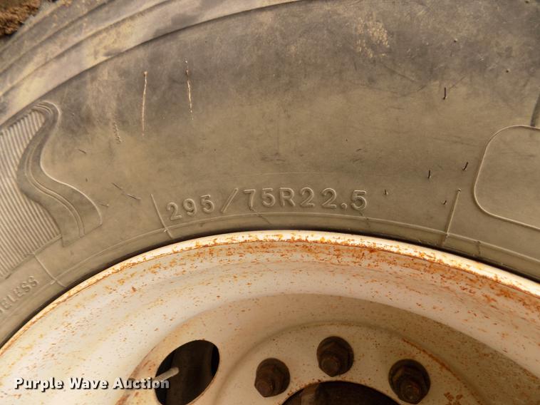 image for item DD2870 2006 International 7400 dump truck