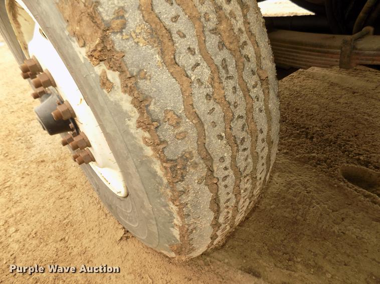 image for item DD2870 2006 International 7400 dump truck