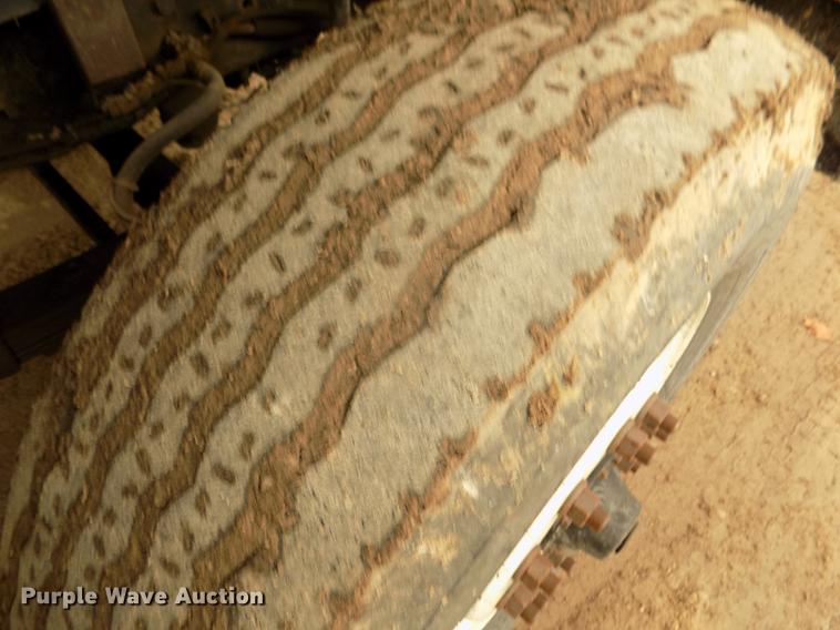 image for item DD2870 2006 International 7400 dump truck