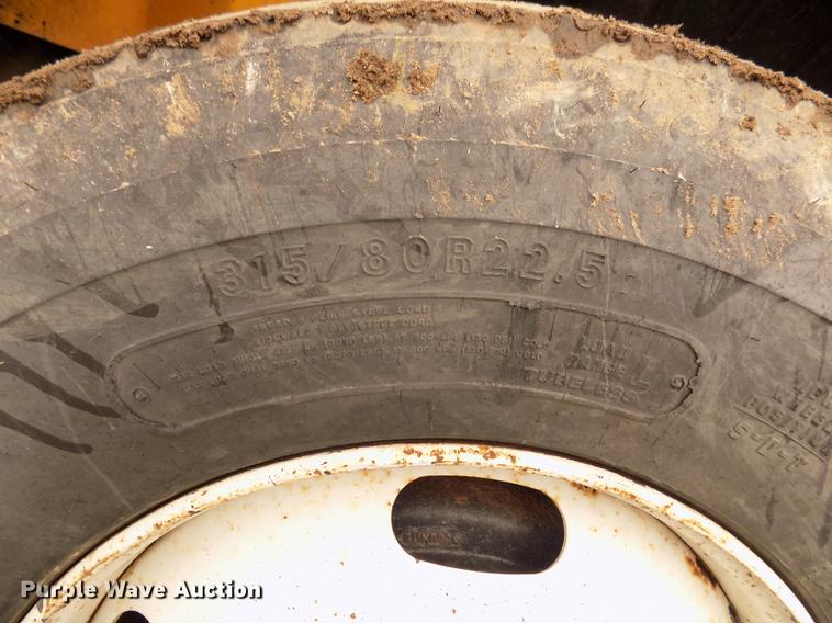 image for item DD2870 2006 International 7400 dump truck