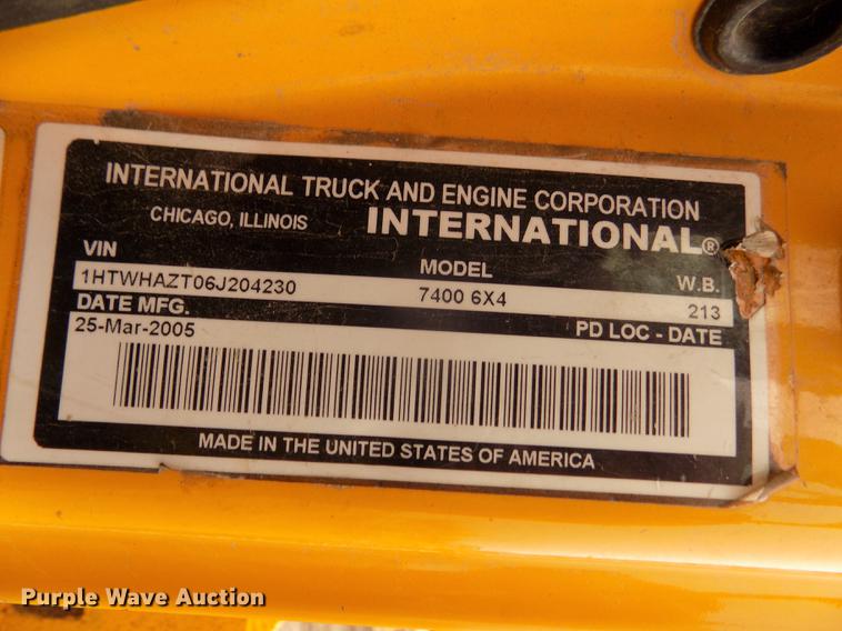 image for item DD2870 2006 International 7400 dump truck