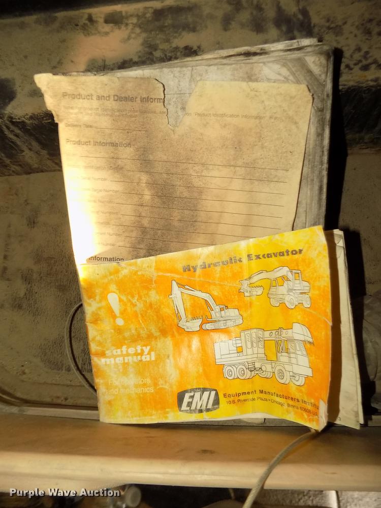 image for item DD2871 1999 Caterpillar 345B L excavator