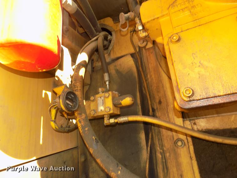 image for item DD2871 1999 Caterpillar 345B L excavator