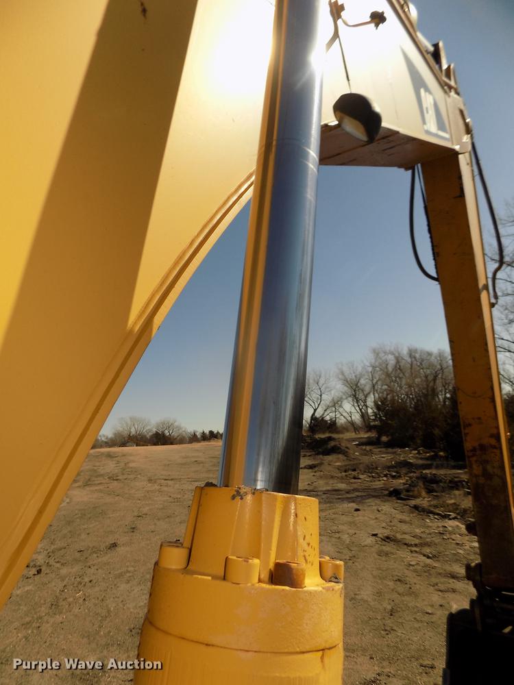 image for item DD2871 1999 Caterpillar 345B L excavator