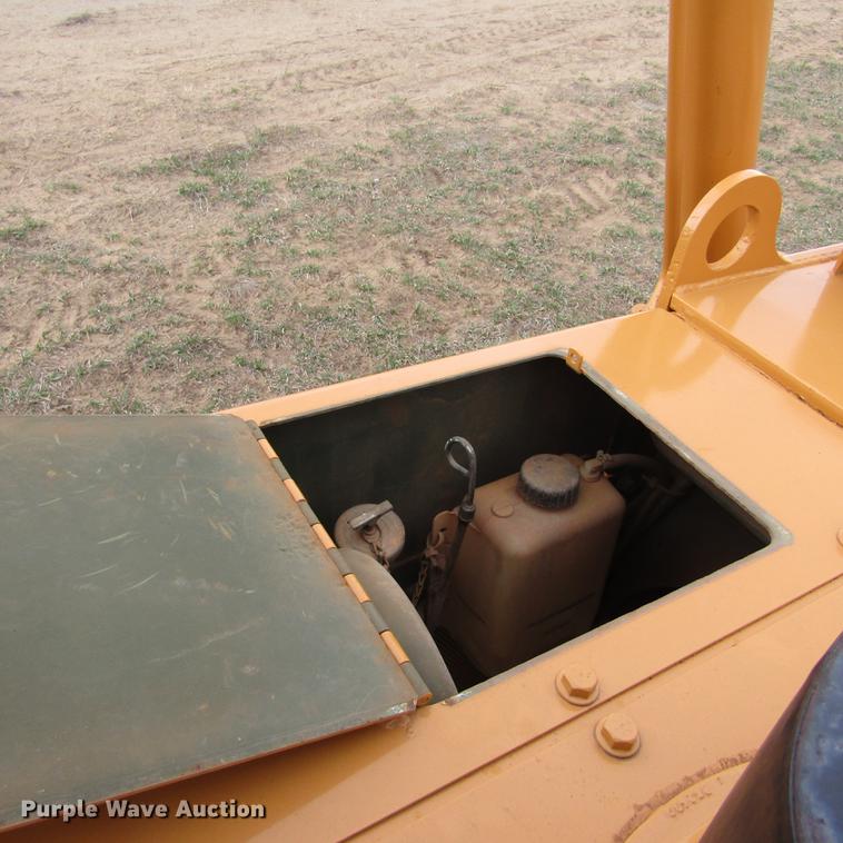 image for item DD7416 1988 Case 1150E dozer