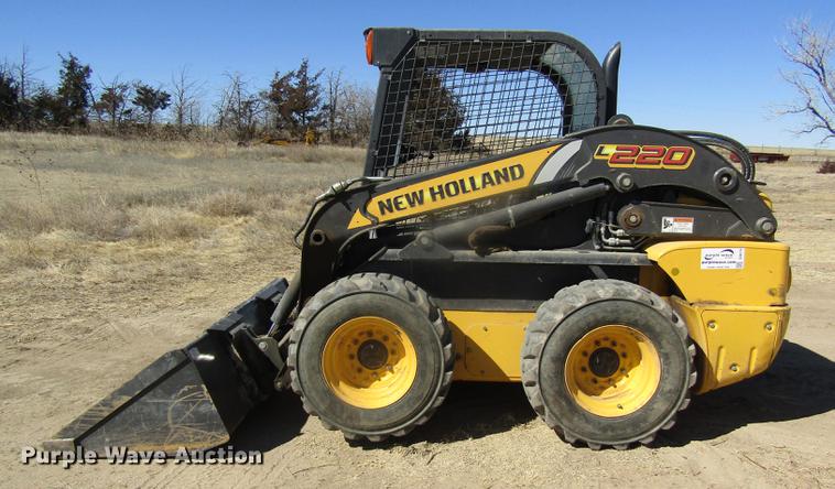 image for item DD8719 2012 New Holland L220 skid steer