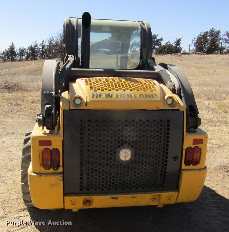 image for item DD8719 2012 New Holland L220 skid steer