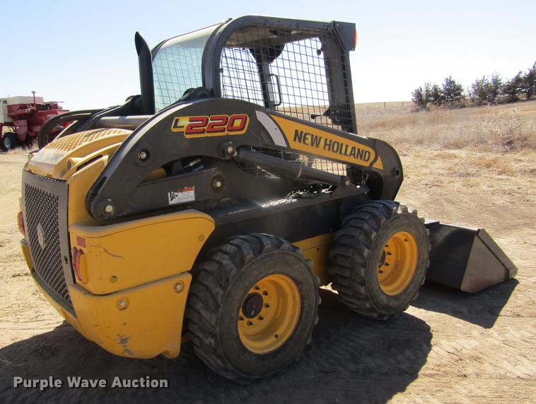 image for item DD8719 2012 New Holland L220 skid steer