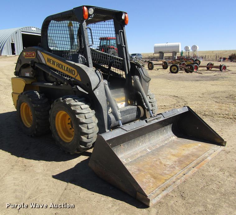 image for item DD8719 2012 New Holland L220 skid steer