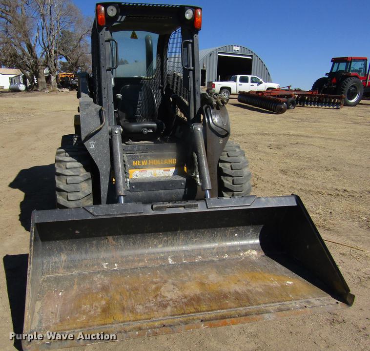 image for item DD8719 2012 New Holland L220 skid steer