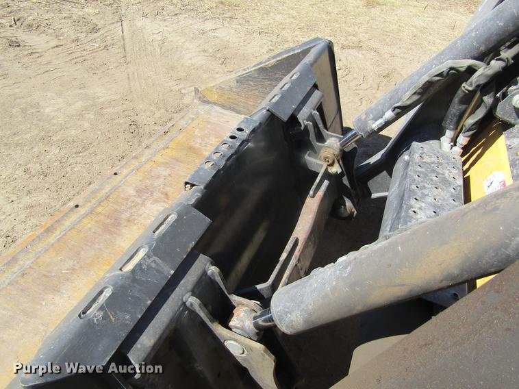 image for item DD8719 2012 New Holland L220 skid steer