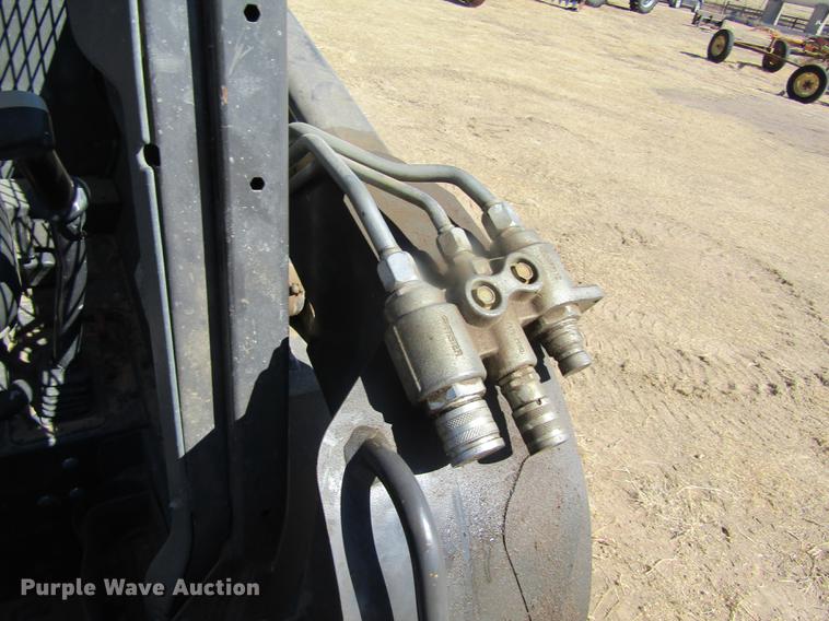 image for item DD8719 2012 New Holland L220 skid steer