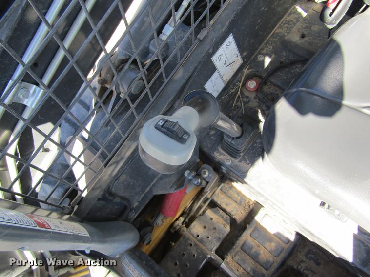 image for item DD8719 2012 New Holland L220 skid steer